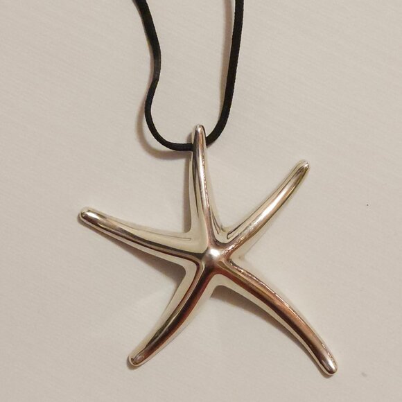 BEAUTIFUL Tiffany & Co Elsa Peretti Starfish Pendant - Picture 2 of 6